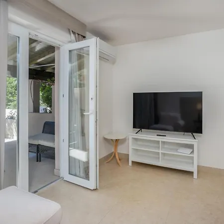 Holiday home 3 Bedroom Stunning In Barbat