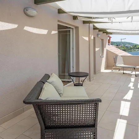 3 Bedroom Stunning In Barbat Barbat na Rabu