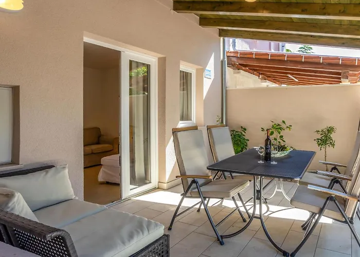 3 Bedroom Stunning In Barbat Prázdninový dům *